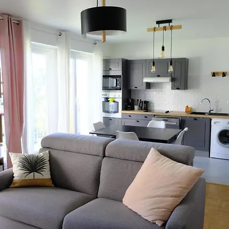 Cozy 2-room Between Paris & Versailles Apartment