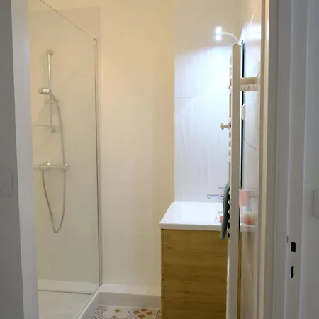 Cozy 2-room Between Paris & Versailles Apartment