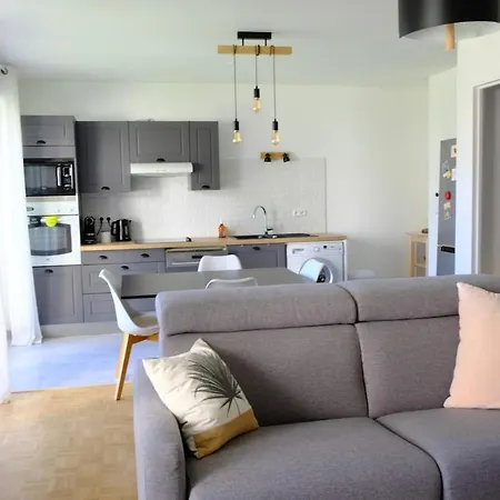 Cozy 2-room Between Paris & Versailles